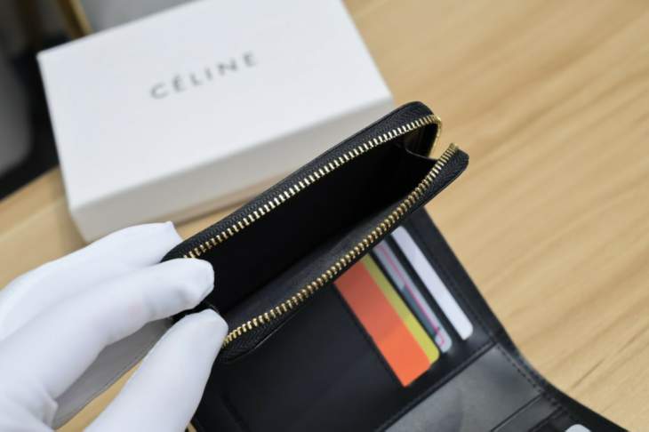 Picture of Celine Wallets _SKUfw225667966fw